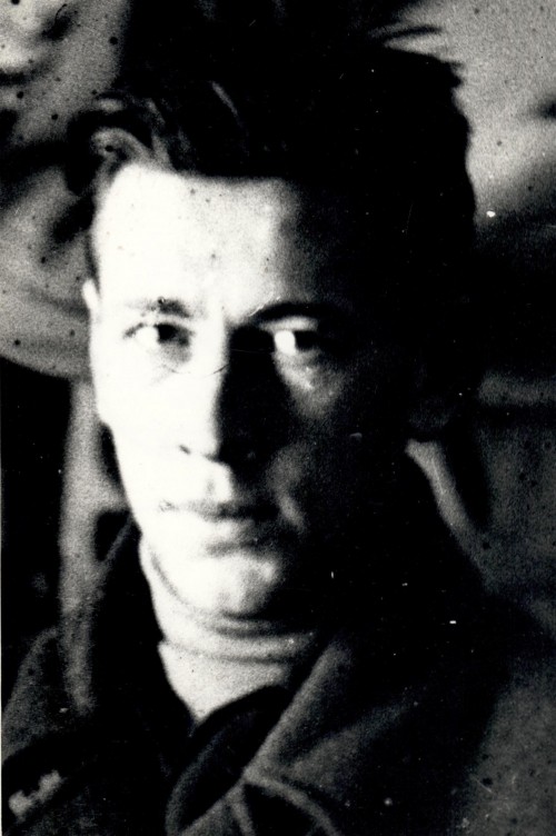 Максимов Алексей Алексеевич —  художник-фронтовик, погиб во время ВОВ