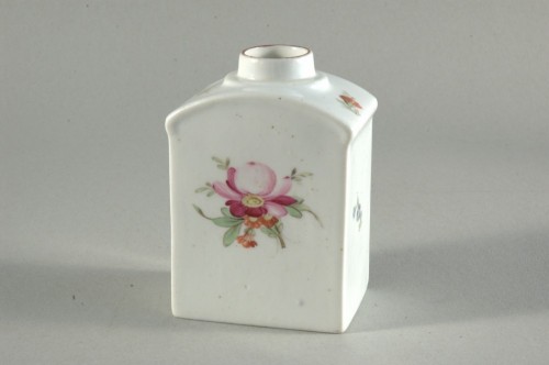 Чайница с цветком шиповника. 1780 – 1790 
