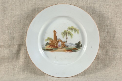 Тарелка с изображением романтического пейзажа. 1810-1820-е     