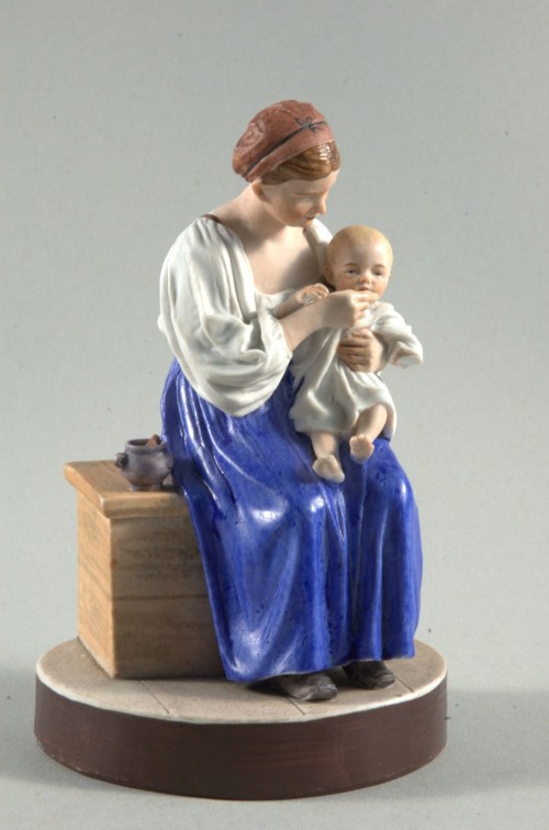 Скульптурная композиция «Женщина, кормящая ребенка». 1860-е 
