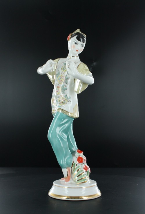Скульптура «Танцующая китаянка». 1950-е