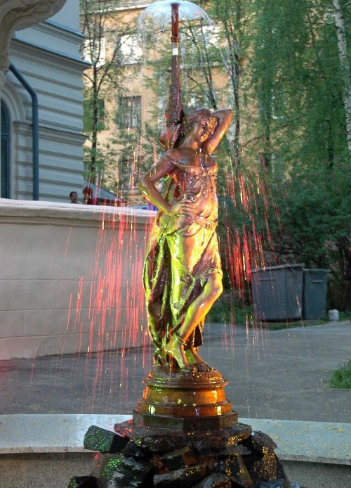 Мастер Грунин, завод ВКНИИВОЛТ. Копия со скульптуры для питьевого фонтана