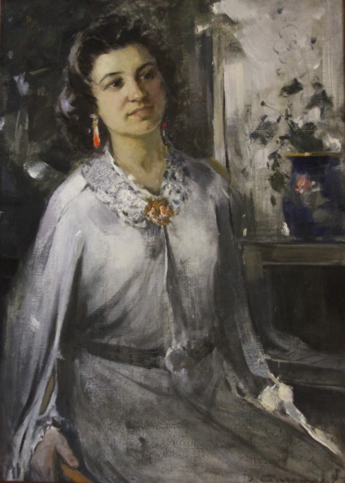 Аминов Ф.А. (10.08.1908 - 1984). Портрет женщины в белом платье и алых сережках.Холст,масло